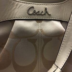 Coach Handbag (Cream & Gold)